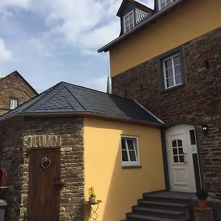 Gaestehaus Knaup Pensión Treis-Karden