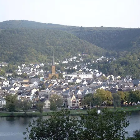 Gaestehaus Knaup Pensión 4*